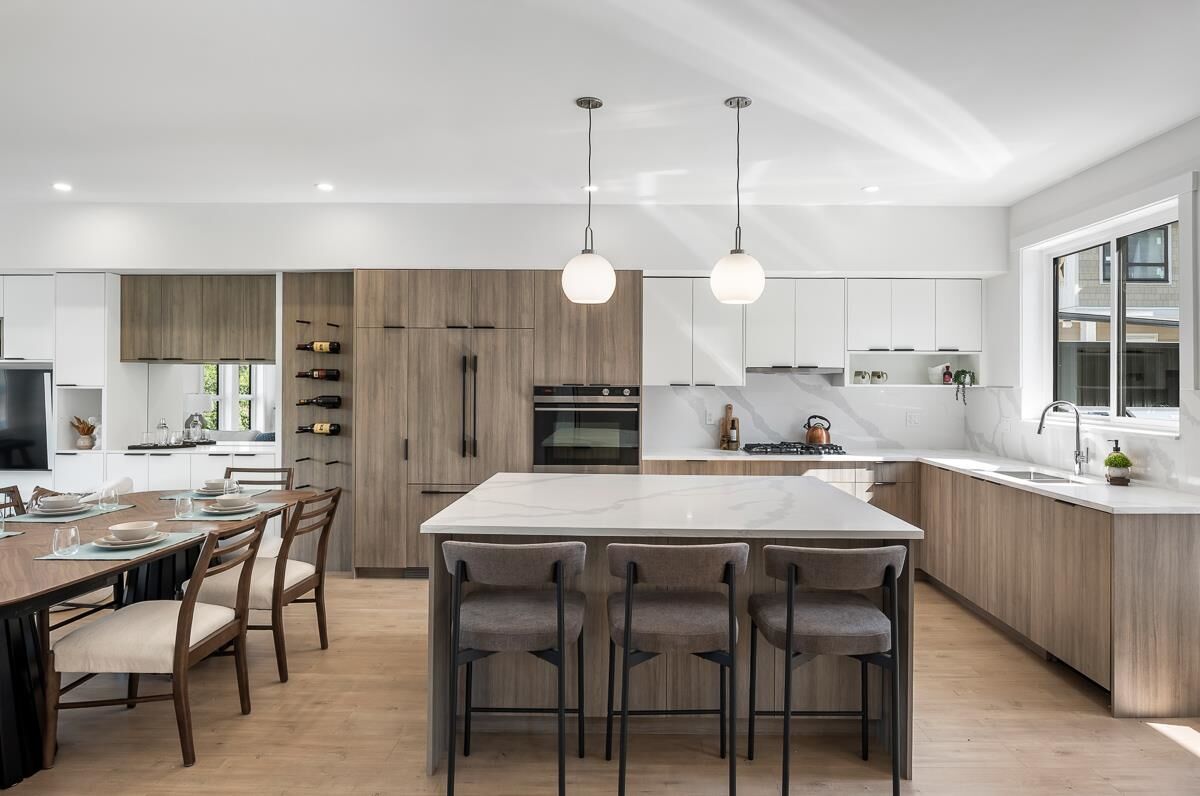 Property Photo:  5993 143 Street 7  BC V3W 5P1 