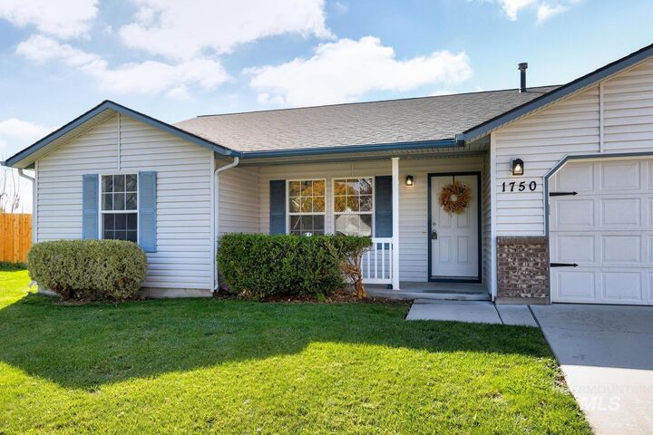 Property Photo: 1750 N Tiny Hawk Pl ID 83634