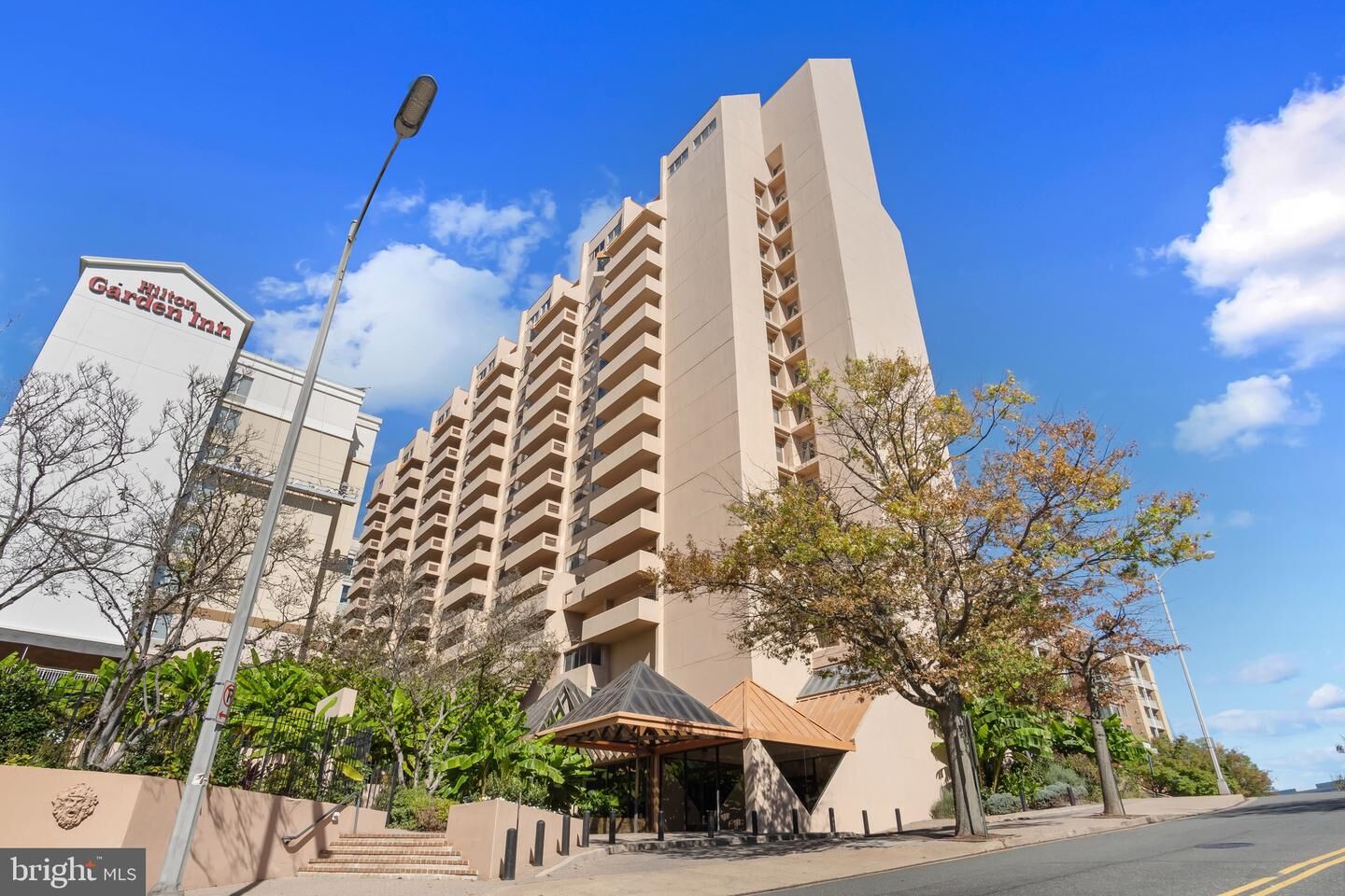 Property Photo:  1301 N Courthouse Road 1401  VA 22201 