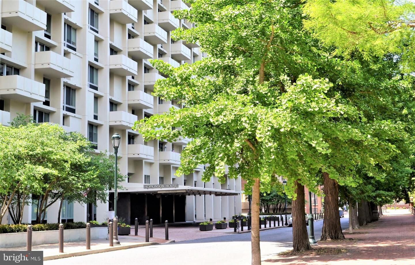 Property Photo: 604 S Washington Square 36 217 PA 19106