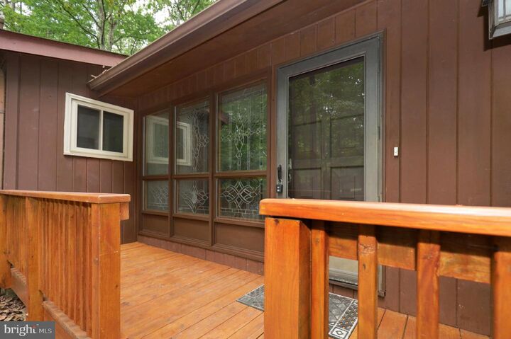Property Photo: 11800 Wolf Run Lane VA 20124