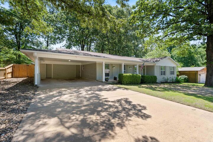 Property Photo:  801 Pinewood  AR 72015