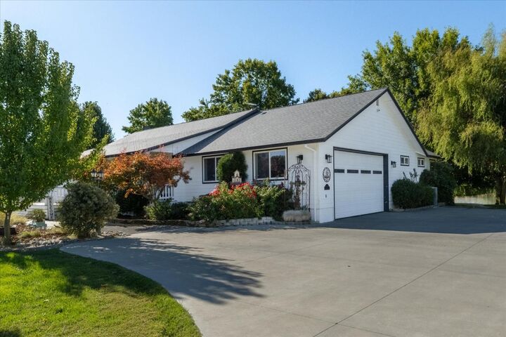 Property Photo: 1253 Lakeside Drive CA 95222