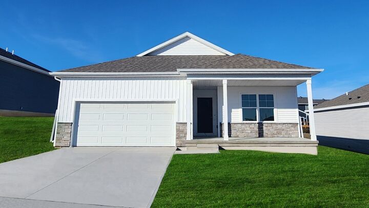720 E Goldfinch Drive  Tiffin IA 52340 photo