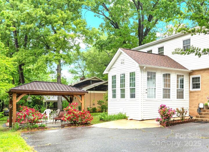 Property Photo:  1287 Queensgate Street  NC 28054 