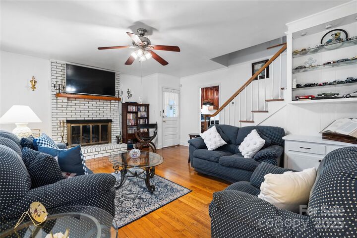 Property Photo: 1287 Queensgate Street NC 28054