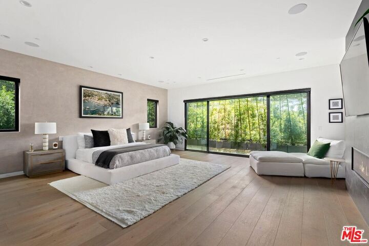 Property Photo: 347 N Alfred St CA 90048