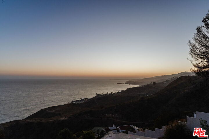 20799 Cool Oak Way  Malibu CA 90265 photo