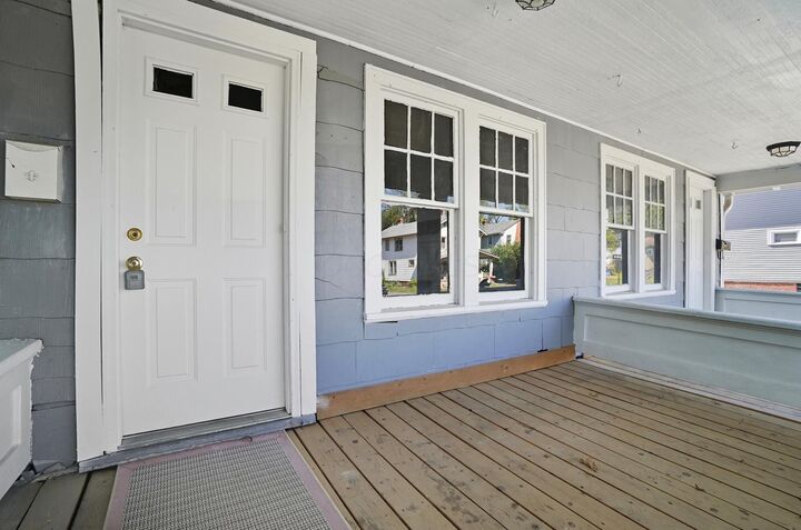 Property Photo: 1337 E Kossuth Street OH 43206