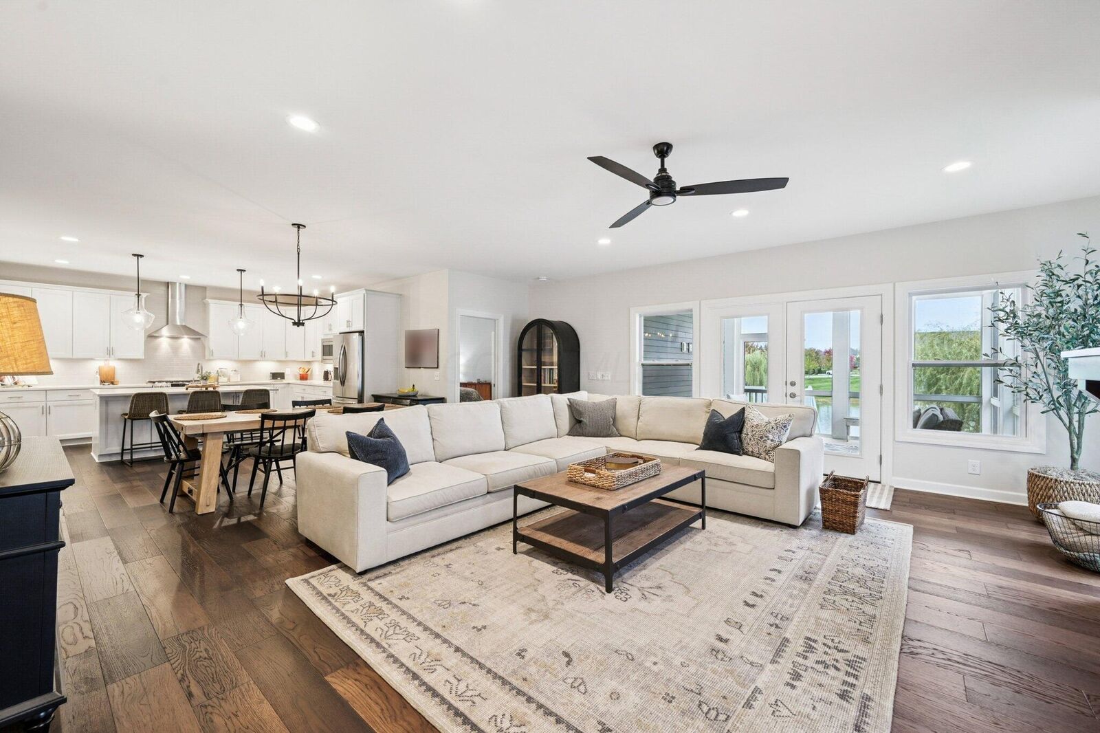 Property Photo: 5050 Green Vista Crossing OH 43065