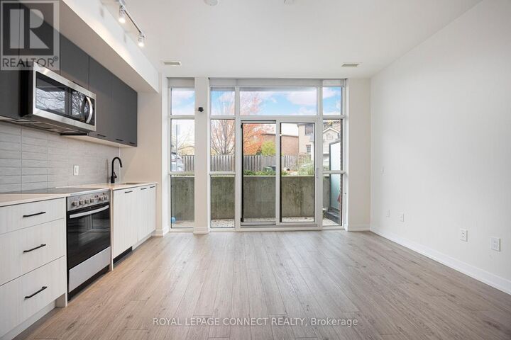 Photo de la propriété: 2300 St Clair Avenue West 112 ON M4V 0A2