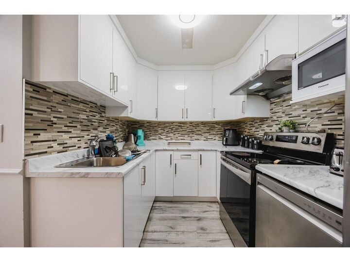 Photo de la propriété: 3075 Trethewey 14 BC V2T 3R4