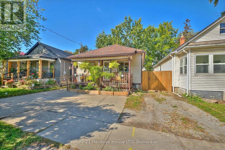 Photo de la propriété: 119 Page Street ON L2R 4A8
