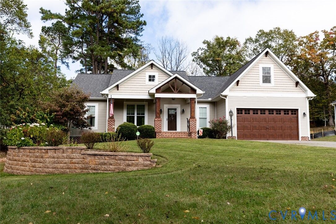 Property Photo:  212 Belmont Circle  VA 23901 