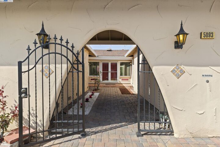 Property Photo: 5093 Dorking Ct CA 94560