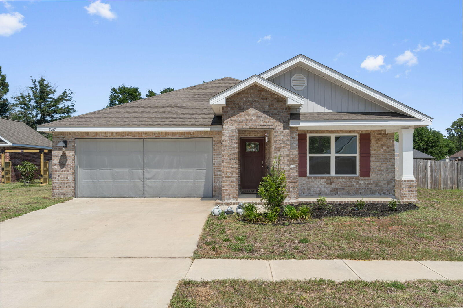 Property Photo: 5445 Jenee Court FL 32539