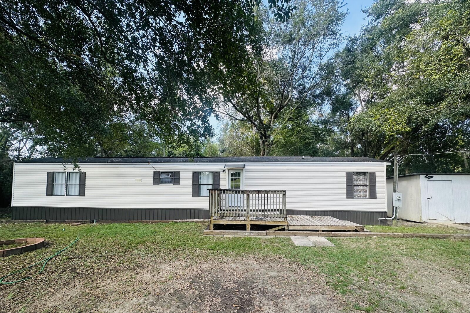 Property Photo: 1980 Williams Ditch Road FL 32533
