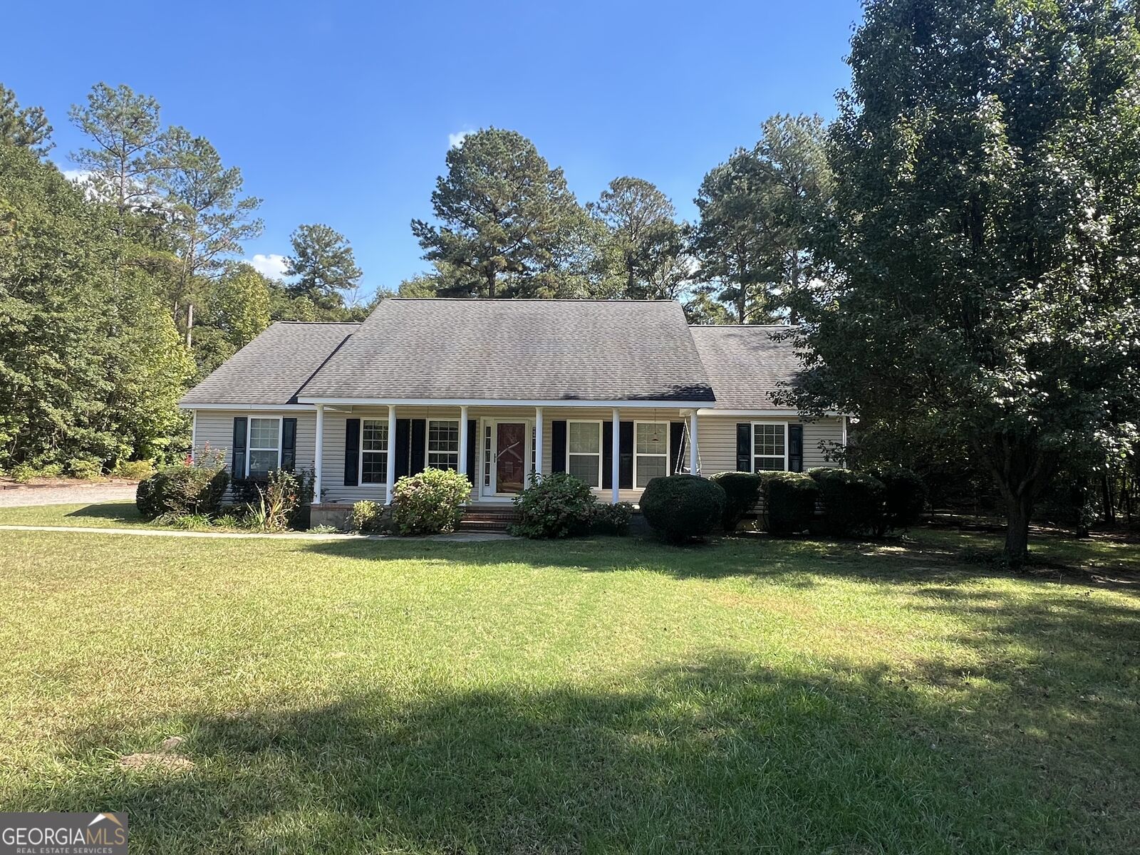 Property Photo: 338 Devonshire Drive GA 30824