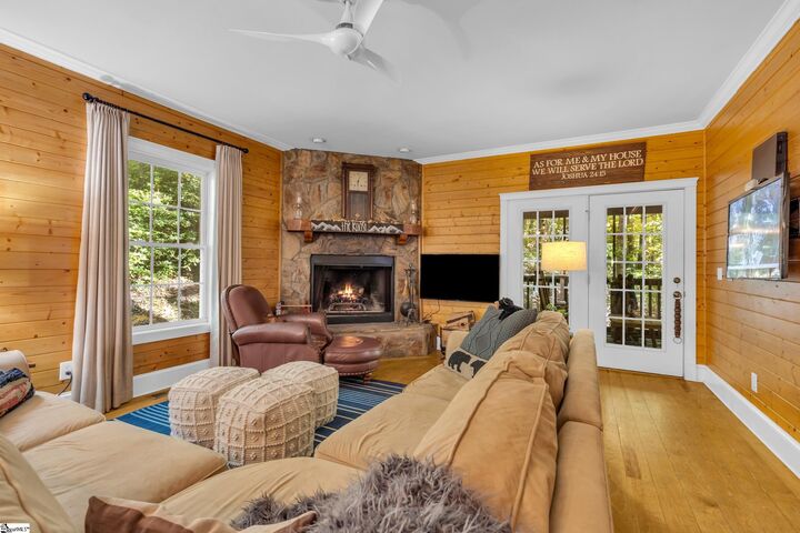 Property Photo: 512 Cliff Ridge Drive SC 29635