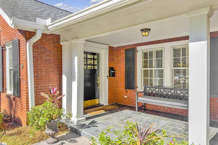 Property Photo: 46 W Hillcrest Drive SC 29609