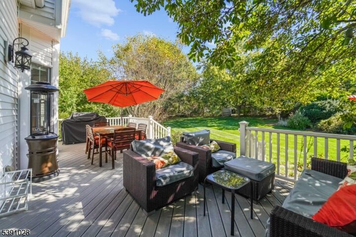 Property Photo: 11 Briar Hill Ct NJ 08502