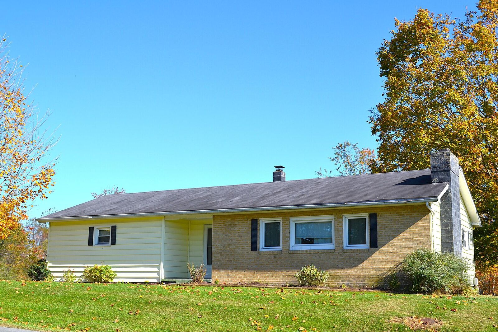 Property Photo: 2796 Houfnaggle Rd WV 24901