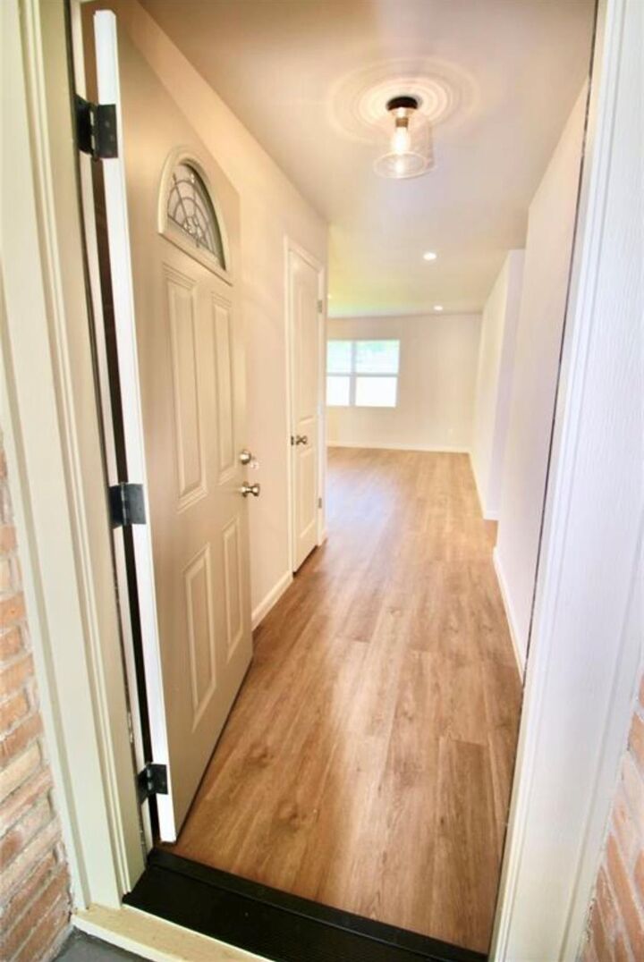 Property Photo: 407 Morningside Drive TX 77546