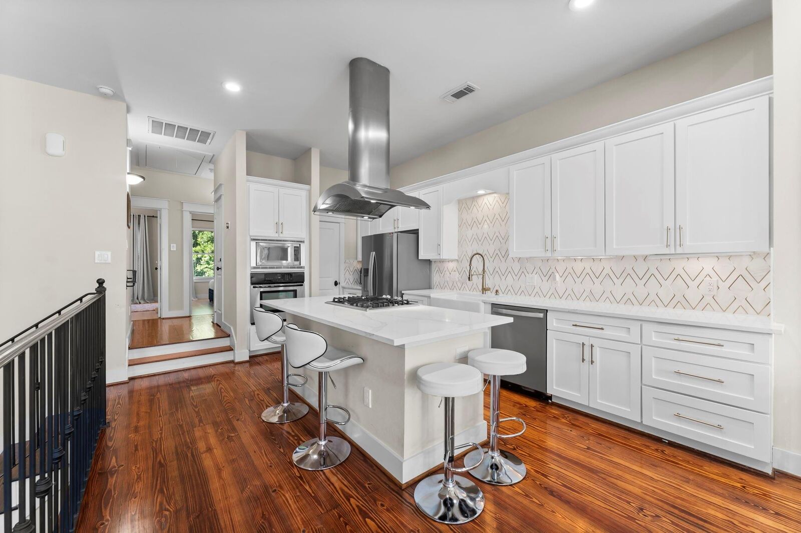 Property Photo: 1305 Birdsall Street TX 77007