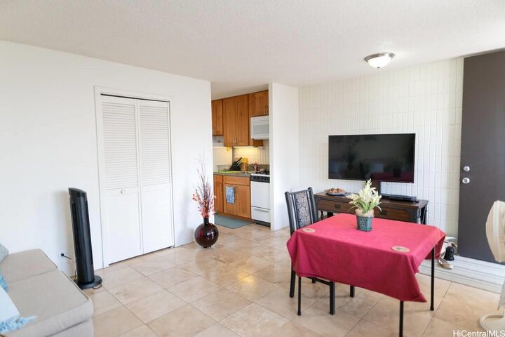 Property Photo: 1911 Kalakaua Avenue 608 HI 96815