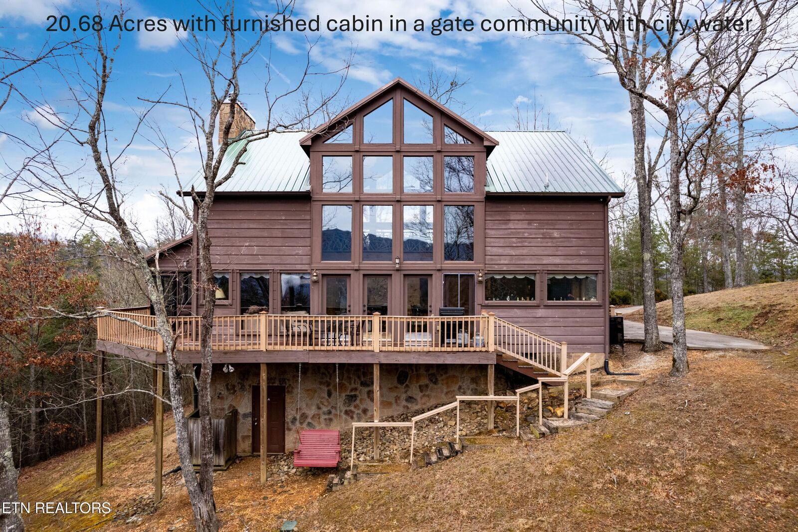 Property Photo:  504 Twin Oak Mountain Lane  TN 37882 