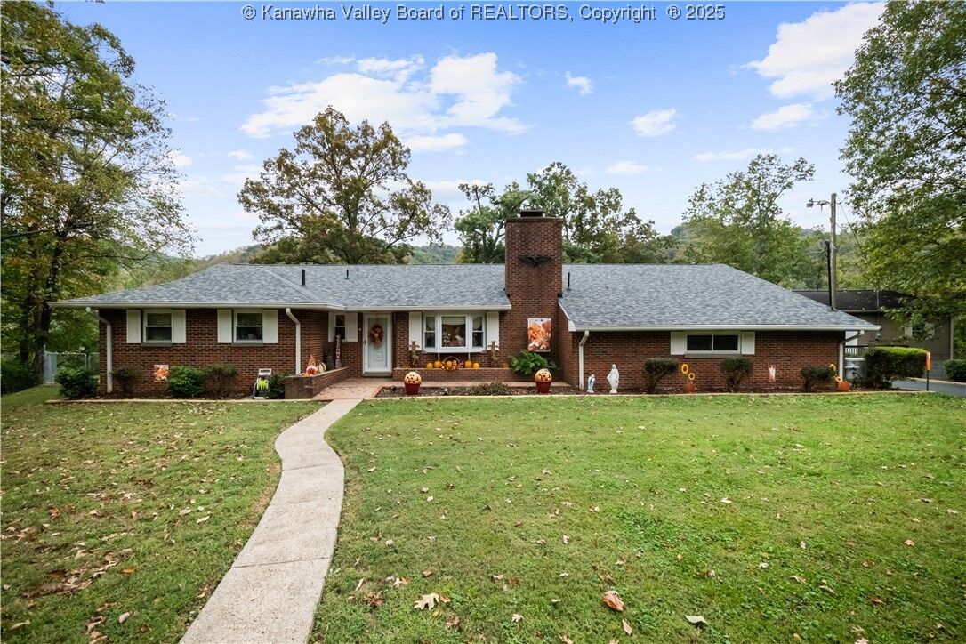 Property Photo:  2 Riverview Drive  WV 25040 