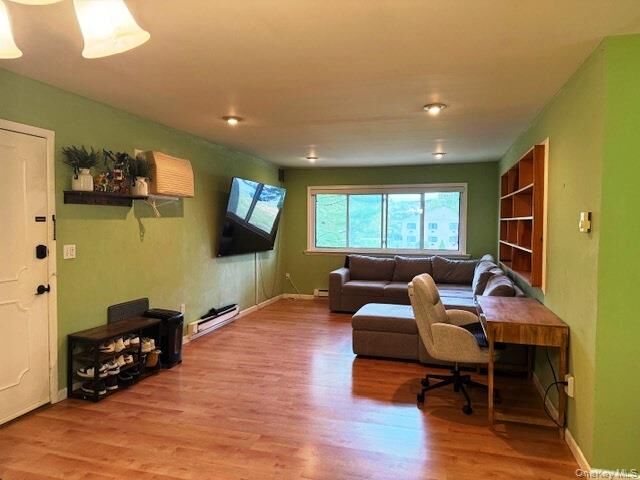 Property Photo:  8 Patterson Village Court  NY 12563 