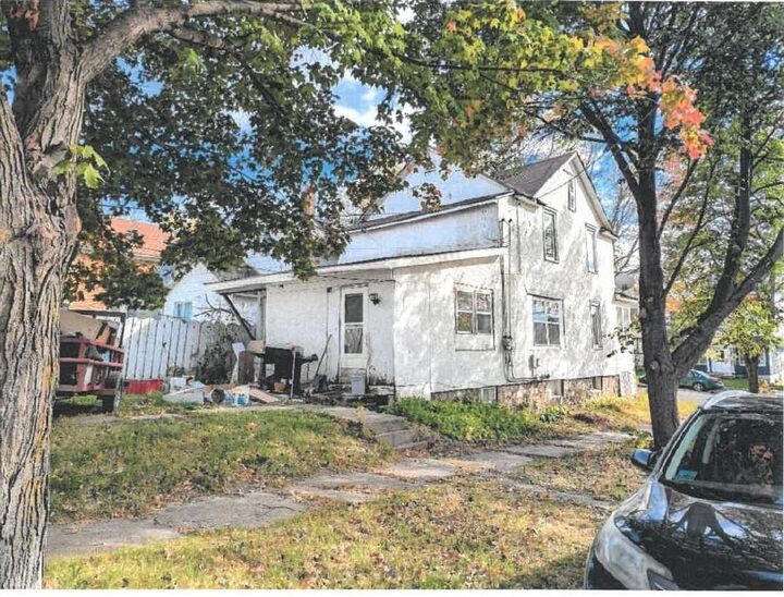 Property Photo: 601 Hayes St MN 55734
