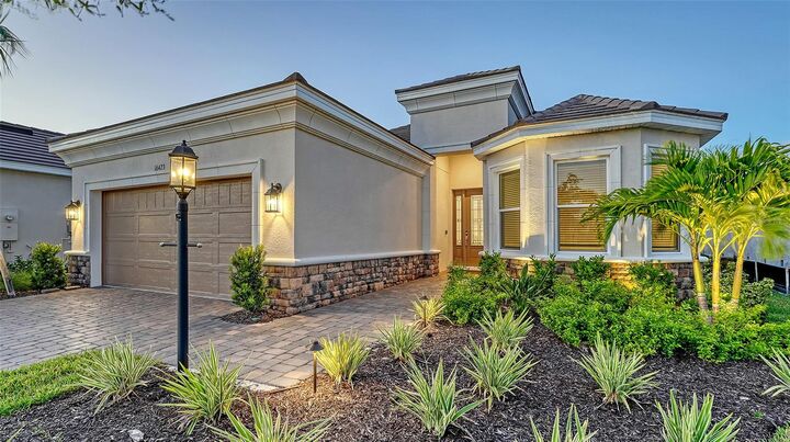 Property Photo: 16423 Isola Place FL 34211