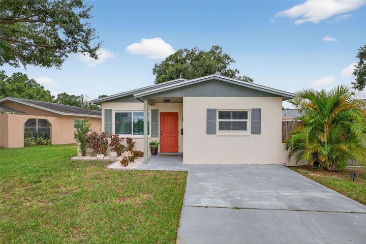 Property Photo: 1422 35th Street N FL 33713