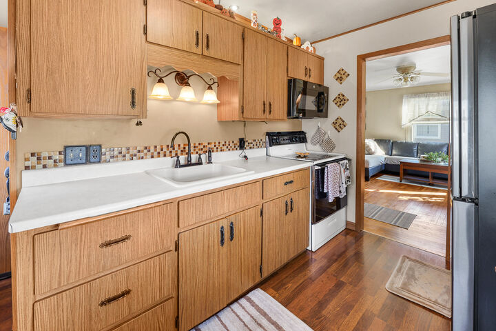 Property Photo: 426 Seitz Ave WI 53050
