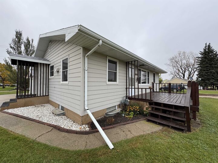 Property Photo:  603 SE 6th Ave  ND 58784