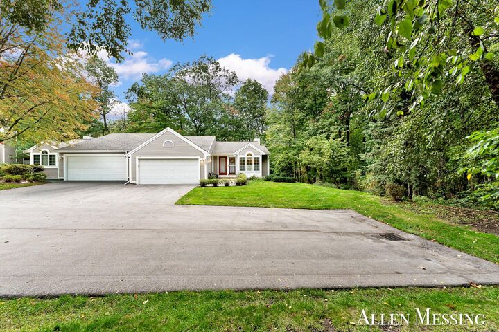 Property Photo:  4235 Valley Side Drive NE  MI 49525 