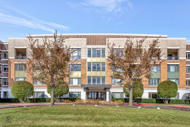 Property Photo:  1000 Village Center Drive 105  IL 60527