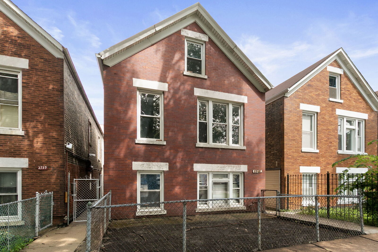 Property Photo:  