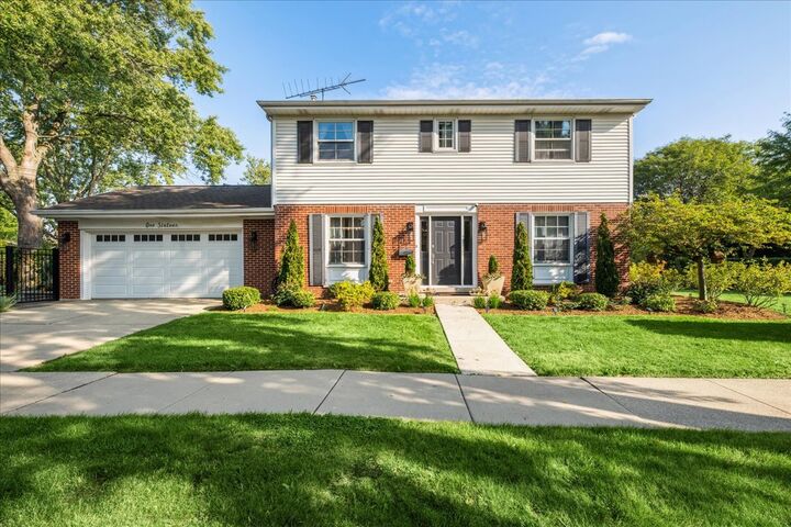 116 E Orchard Street  Arlington Heights IL 60005 photo
