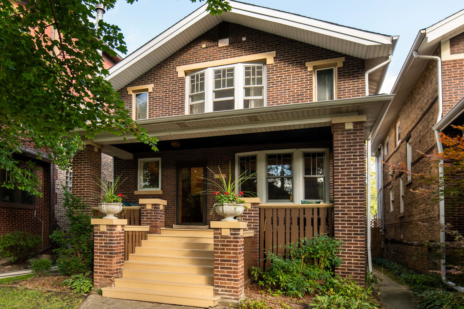 Property Photo: 4529 N Mozart Street IL 60625