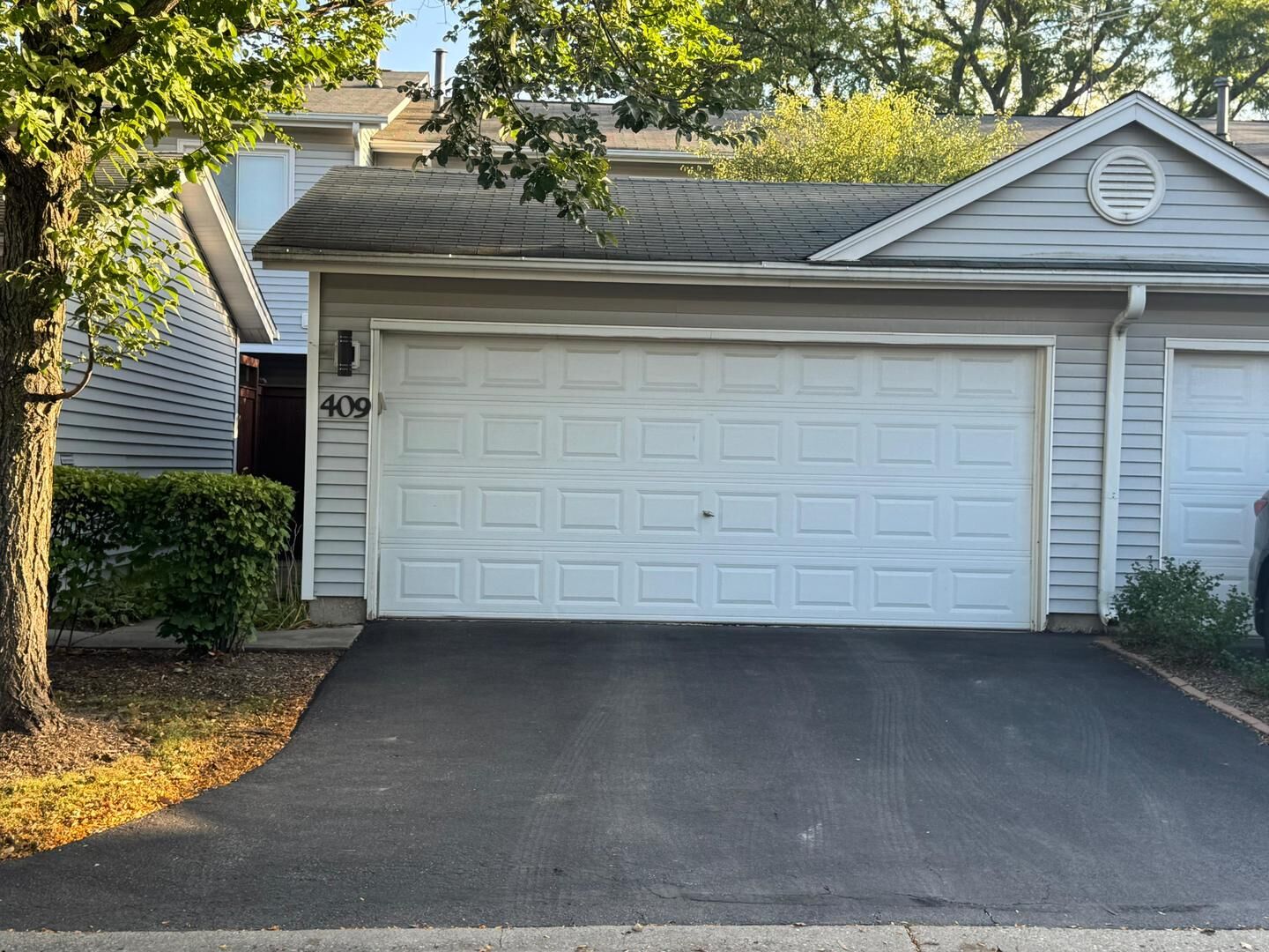 Property Photo: 409 Hazelwood Terrace IL 60089