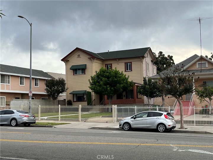 Property Photo:  2430 Griffin  CA 90031 