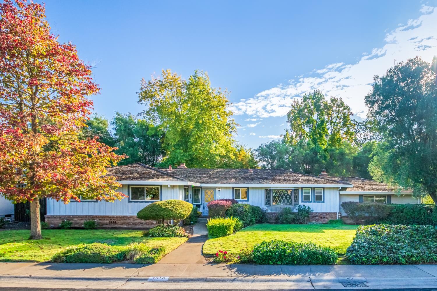 Property Photo: 1510 Barnett Circle CA 95608