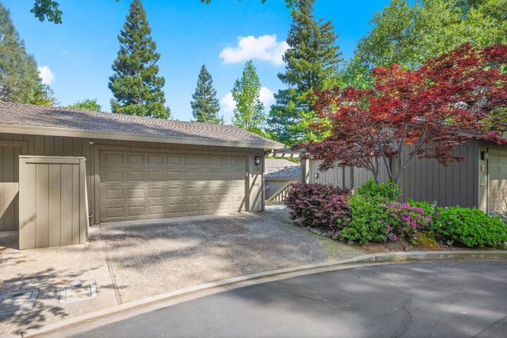 Property Photo: 76 Riverknoll Place CA 95608
