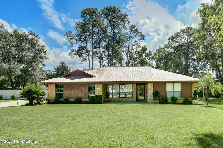 Property Photo: 12876 Squirrel Tree Court FL 32246