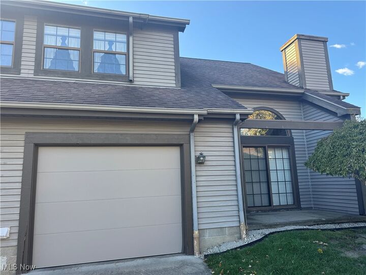 3811 Northwoods Court 4  Warren OH 44483 photo