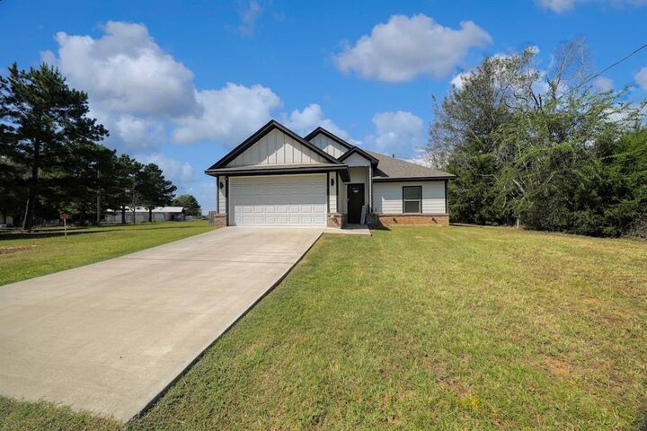 Property Photo: 11051 Happy Acres TX 75706