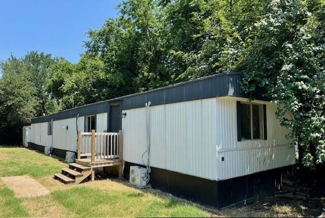 914 Pawnee Trail  Granbury TX 76048 photo